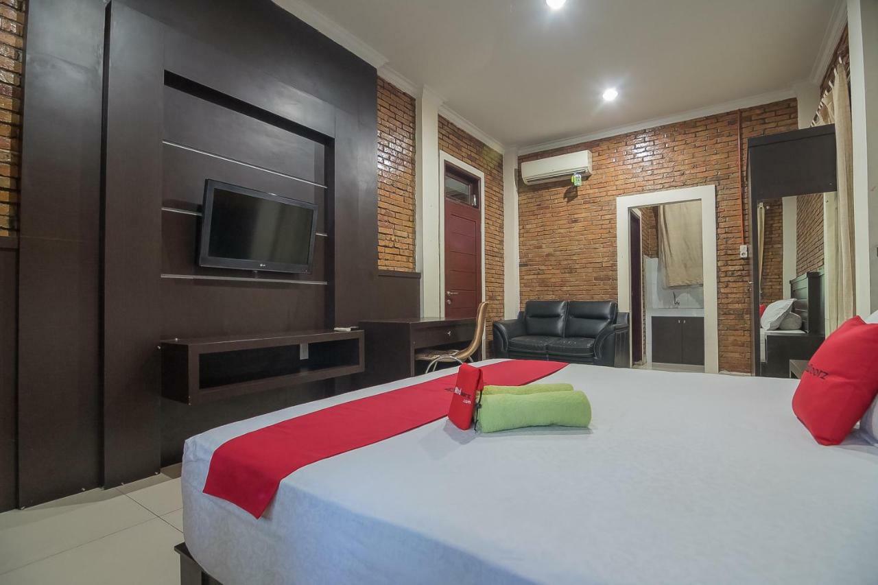 Reddoorz Plus Near Cambridge City Square 2 Medan Exterior photo